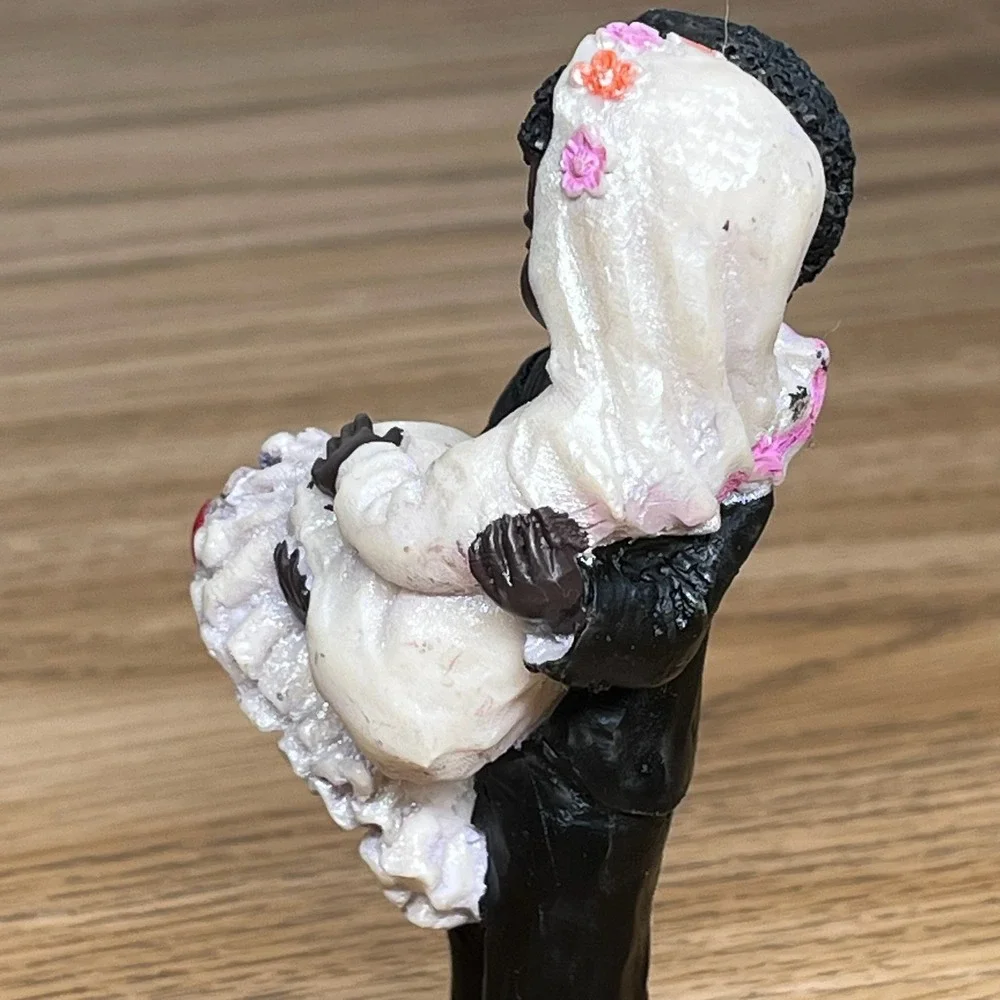 Vintage 1998 Black Bride and Groom Wedding Cake Topper Resin Figurine 3.75in